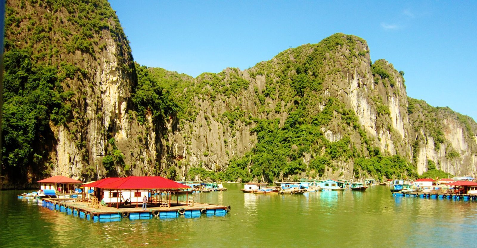 Làng Chài Cửa Vạn