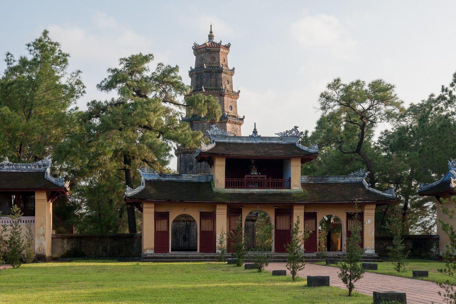 Chùa Thiên Mụ & Tháp Phước Duyên