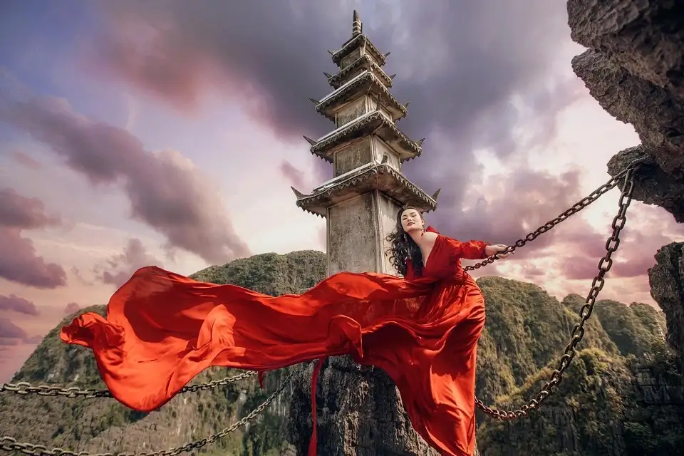NINH BÌNH TOUR DAILY HOA LƯ - TRÀNG AN - HANG MÚA