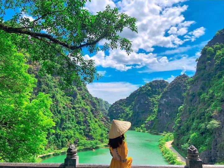 NINH BÌNH TOUR DAILY TUYỆT TÌNH CỐC - TAM CỐC - HANG MÚA